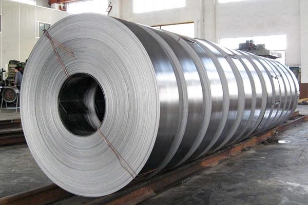 Giá thép hôm nay 3/2: Giảm nhẹ do lượng tồn kho Trung Quốc tăng lên