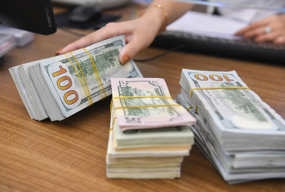 Giá USD ngân hàng tăng hết biên độ, xô đổ mọi kỷ lục